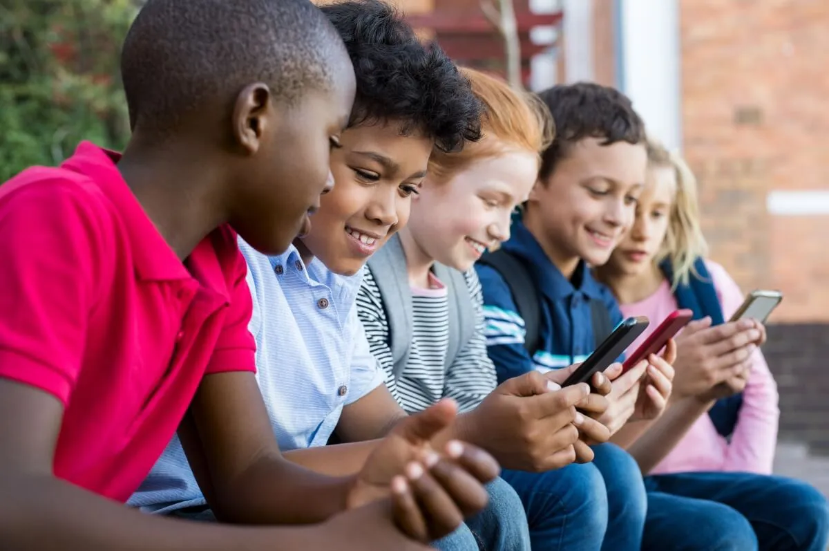 childs-first-cell-phone-1
